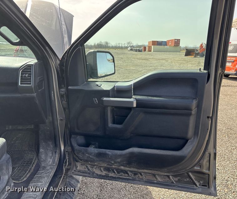 image for item OB9454 2015 Ford F150 SuperCrew pickup truck