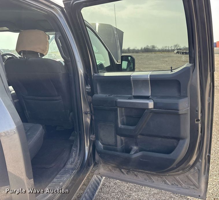 image for item OB9454 2015 Ford F150 SuperCrew pickup truck