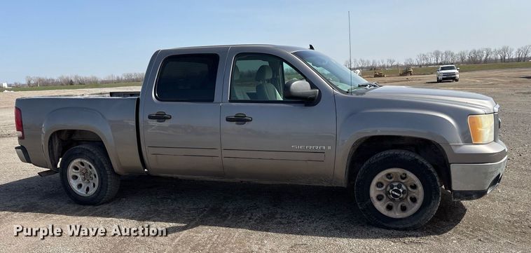 image for item OB9457 2007 GMC Sierra 1500 Crew Cab pickup truck