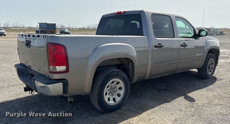 image for item OB9457 2007 GMC Sierra 1500 Crew Cab pickup truck