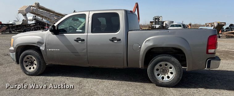 image for item OB9457 2007 GMC Sierra 1500 Crew Cab pickup truck