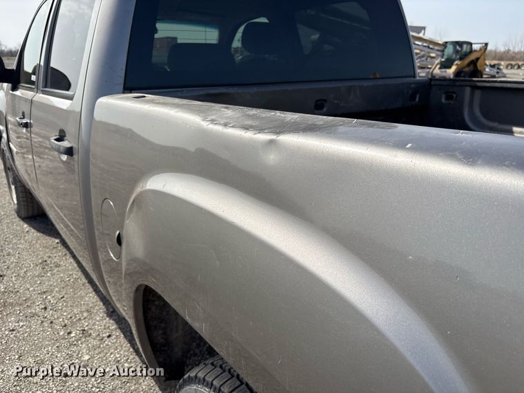image for item OB9457 2007 GMC Sierra 1500 Crew Cab pickup truck