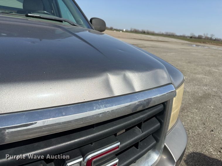 image for item OB9457 2007 GMC Sierra 1500 Crew Cab pickup truck