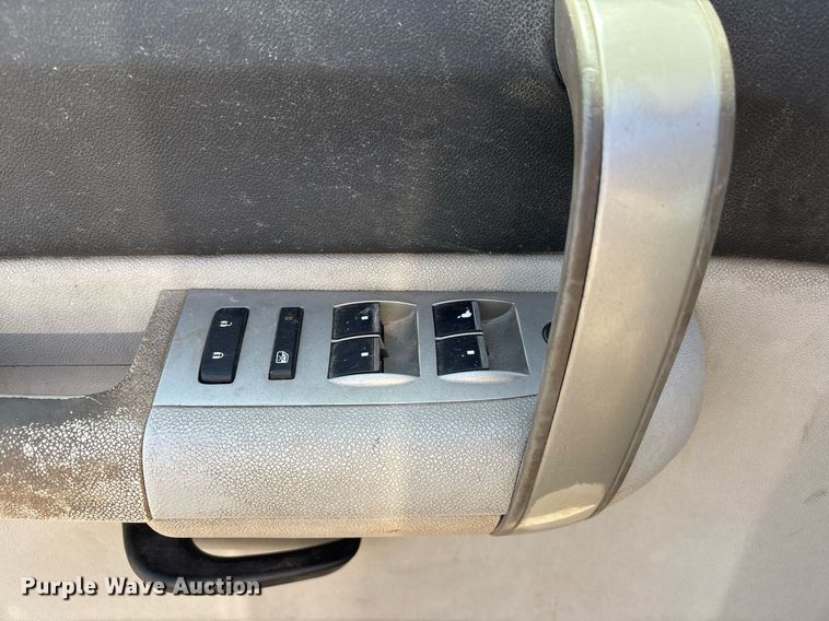 image for item OB9457 2007 GMC Sierra 1500 Crew Cab pickup truck