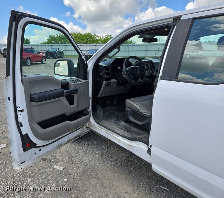 image for item YA0374 2016 Ford F150 XL SuperCab pickup truck