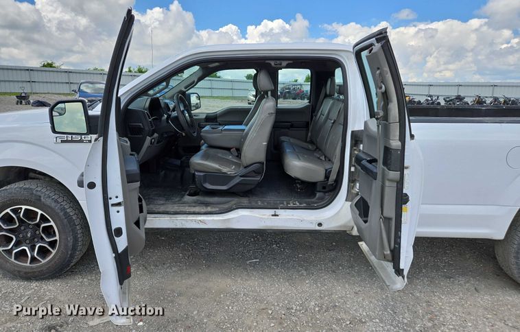 image for item YA0374 2016 Ford F150 XL SuperCab pickup truck