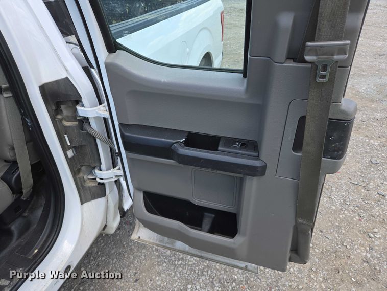 image for item YA0374 2016 Ford F150 XL SuperCab pickup truck