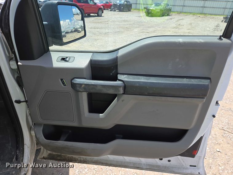 image for item YA0374 2016 Ford F150 XL SuperCab pickup truck