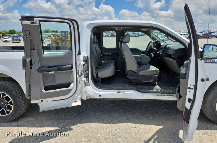 image for item YA0374 2016 Ford F150 XL SuperCab pickup truck