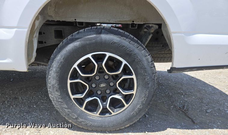 image for item YA0374 2016 Ford F150 XL SuperCab pickup truck