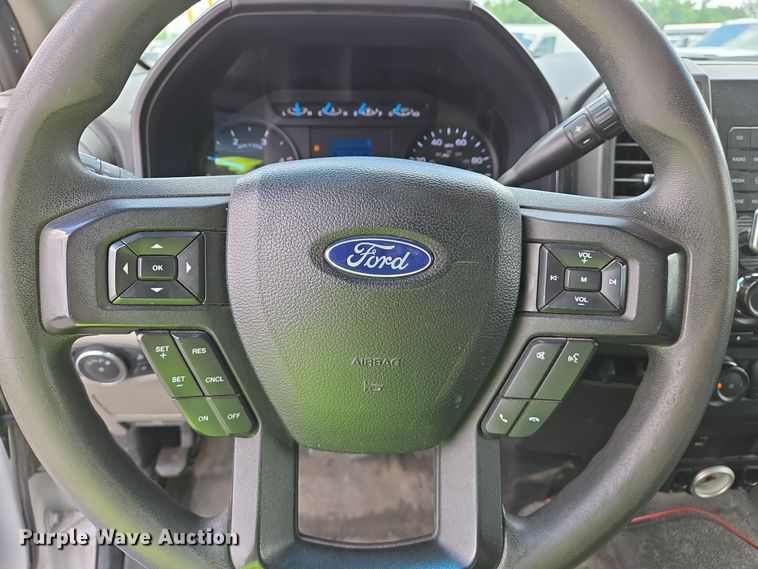 image for item YA0375 2017 Ford F250 Super Duty Crew Cab pickup truck