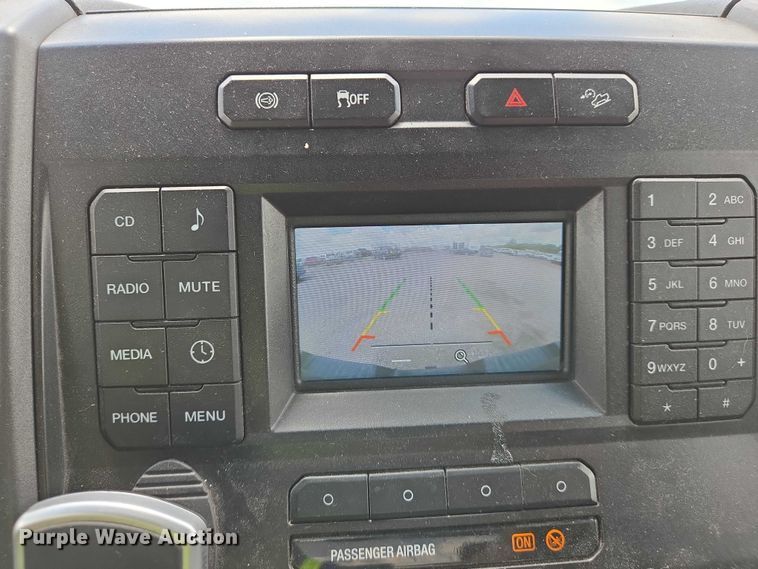 image for item YA0375 2017 Ford F250 Super Duty Crew Cab pickup truck