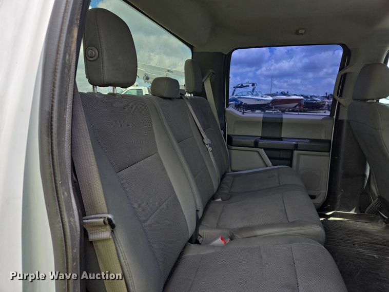 image for item YA0375 2017 Ford F250 Super Duty Crew Cab pickup truck