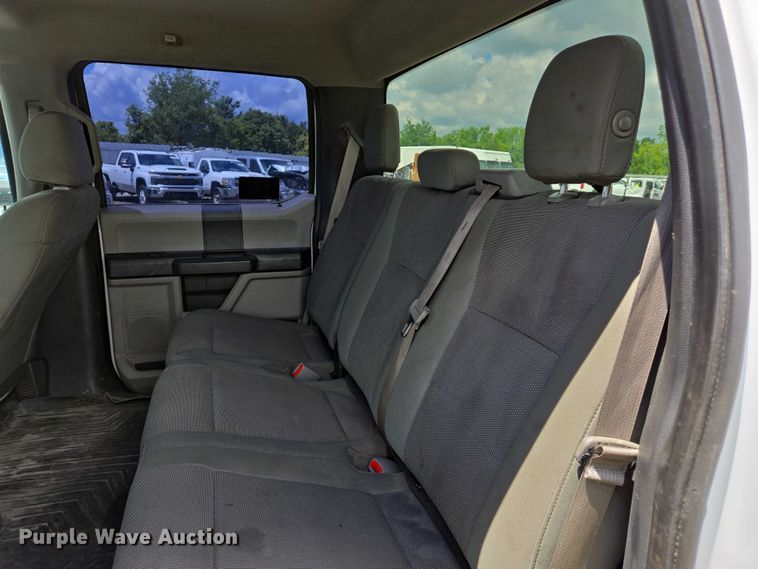 image for item YA0375 2017 Ford F250 Super Duty Crew Cab pickup truck