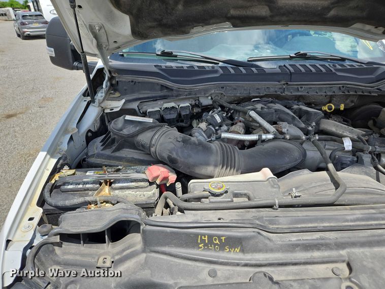 image for item YA0375 2017 Ford F250 Super Duty Crew Cab pickup truck