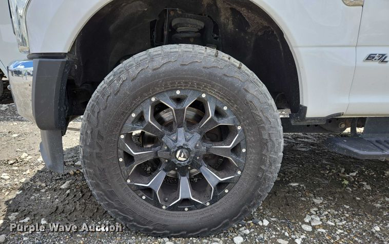 image for item YA0375 2017 Ford F250 Super Duty Crew Cab pickup truck