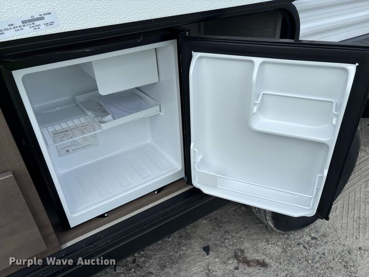 image for item YA0762 2025 Starcraft Autumn Ridge 188 BHS camper