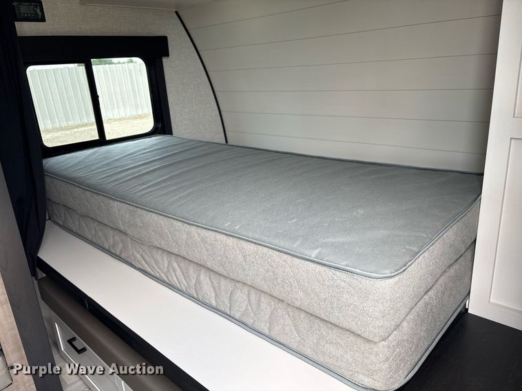 image for item YA0762 2025 Starcraft Autumn Ridge 188 BHS camper