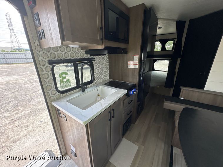 image for item YA0762 2025 Starcraft Autumn Ridge 188 BHS camper