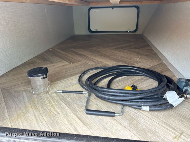 image for item YA0765 2022 Forest River Ozark camper