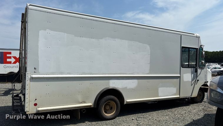 image for item YA0784 2021 Ford E450 delivery truck