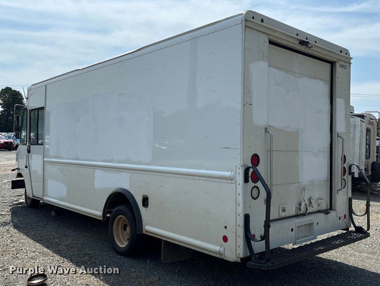 image for item YA0784 2021 Ford E450 delivery truck