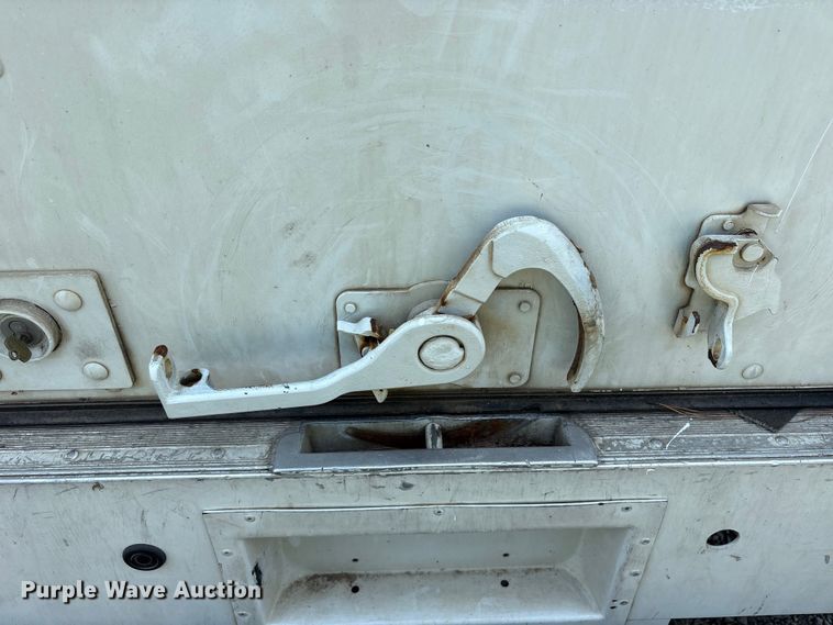 image for item YA0784 2021 Ford E450 delivery truck