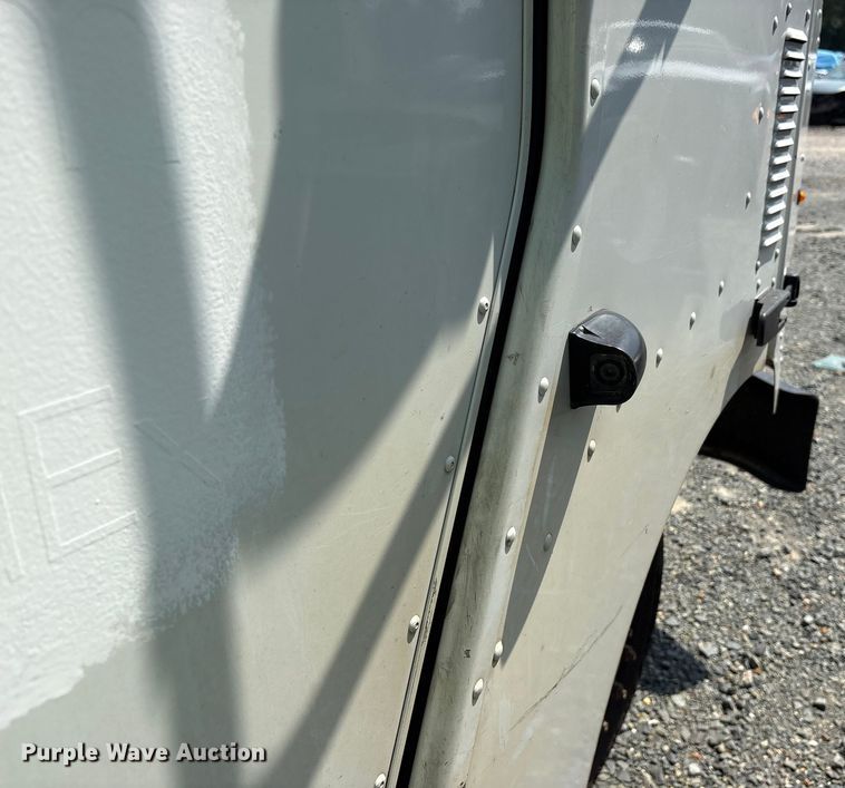 image for item YA0784 2021 Ford E450 delivery truck