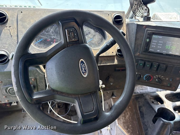 image for item YA0784 2021 Ford E450 delivery truck