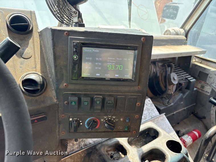 image for item YA0784 2021 Ford E450 delivery truck