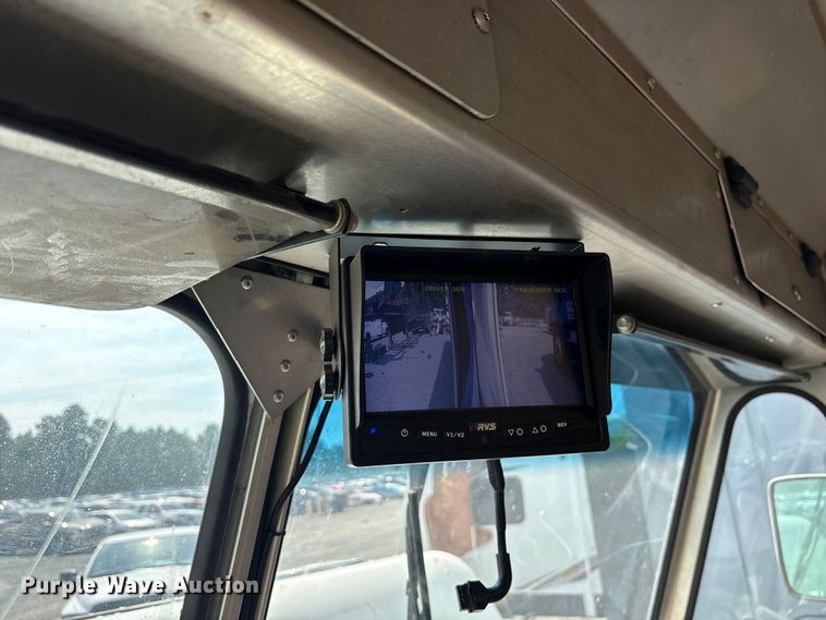 image for item YA0784 2021 Ford E450 delivery truck