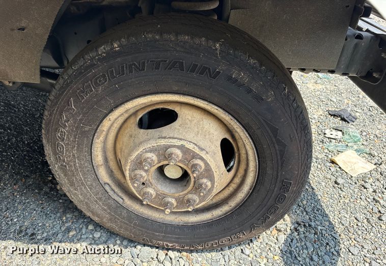 image for item YA0784 2021 Ford E450 delivery truck