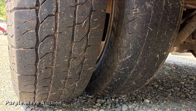 image for item YA0784 2021 Ford E450 delivery truck