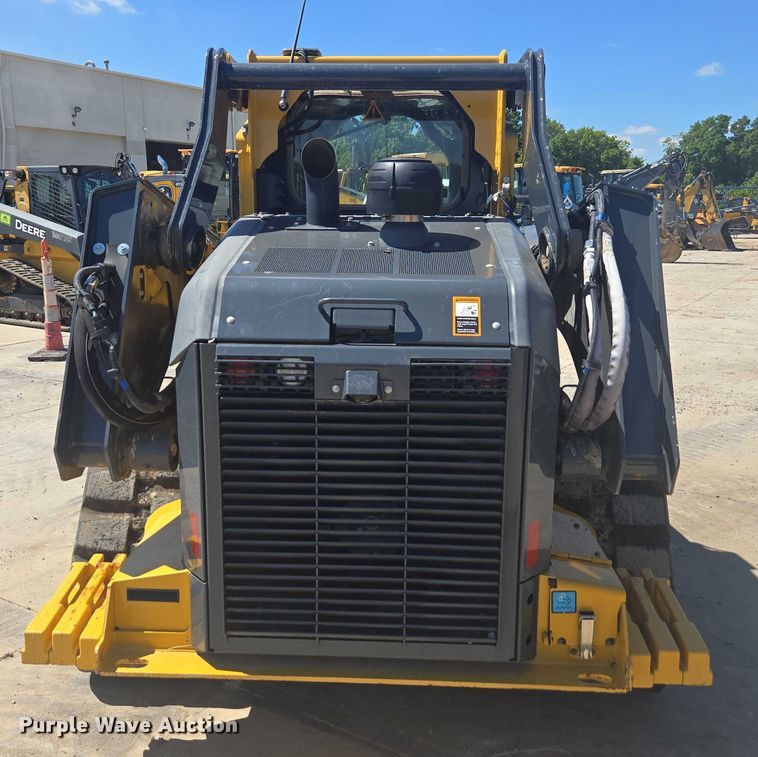 image for item DE2190 2023 John Deere 331G tracked skid steer loader