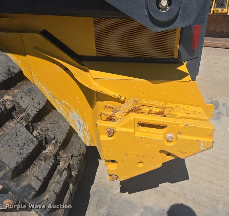 image for item DE2190 2023 John Deere 331G tracked skid steer loader
