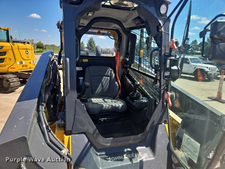 image for item DE2190 2023 John Deere 331G tracked skid steer loader
