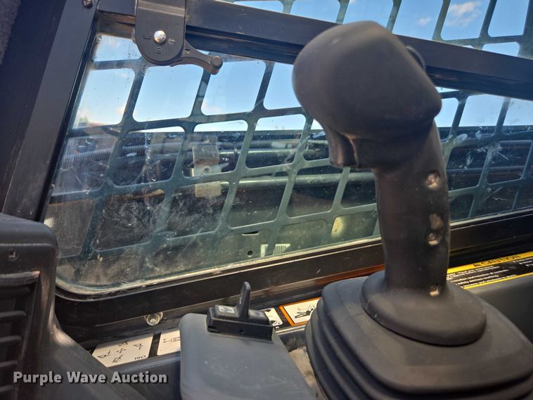 image for item DE2190 2023 John Deere 331G tracked skid steer loader