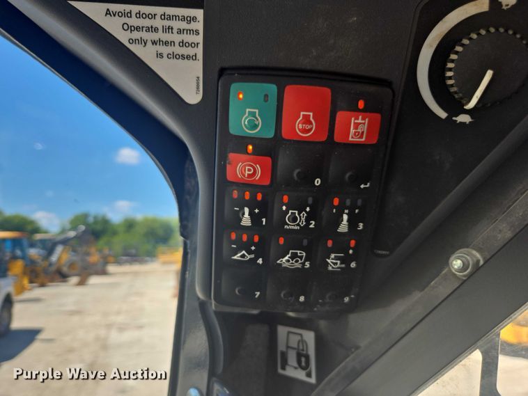 image for item DE2190 2023 John Deere 331G tracked skid steer loader