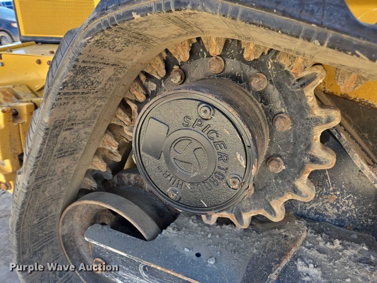 image for item DE2190 2023 John Deere 331G tracked skid steer loader