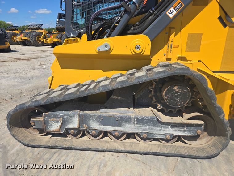 image for item DE2190 2023 John Deere 331G tracked skid steer loader