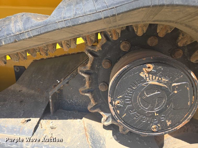 image for item DE2190 2023 John Deere 331G tracked skid steer loader