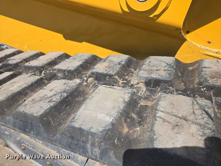 image for item DE2190 2023 John Deere 331G tracked skid steer loader