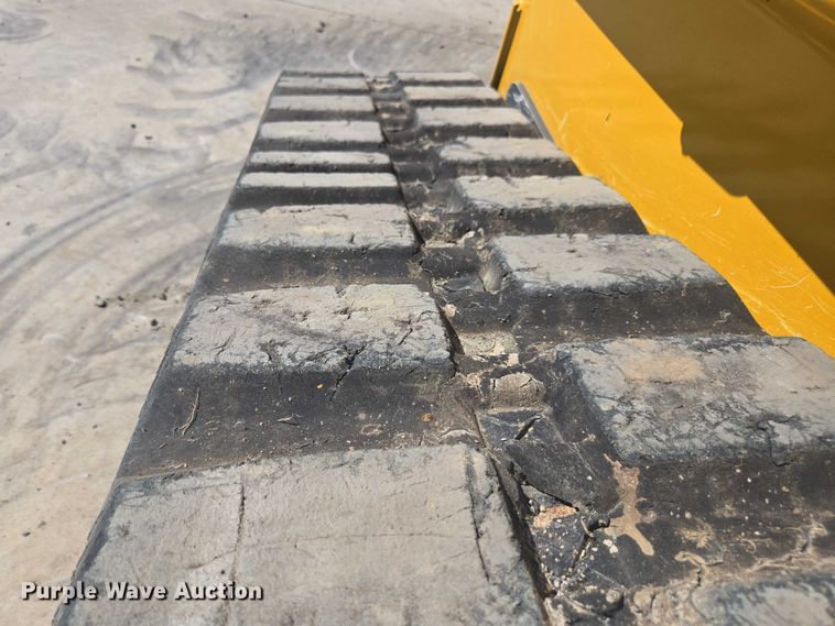 image for item DE2190 2023 John Deere 331G tracked skid steer loader