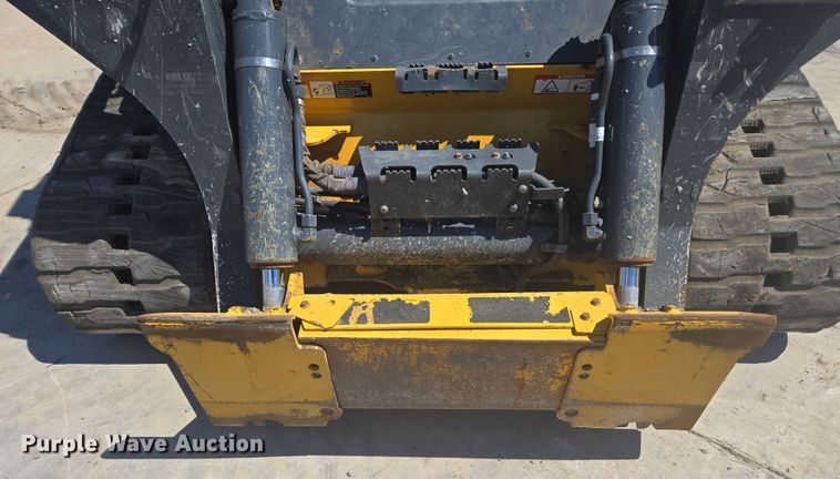 image for item DE2191 2023 John Deere 331G tracked skid steer loader