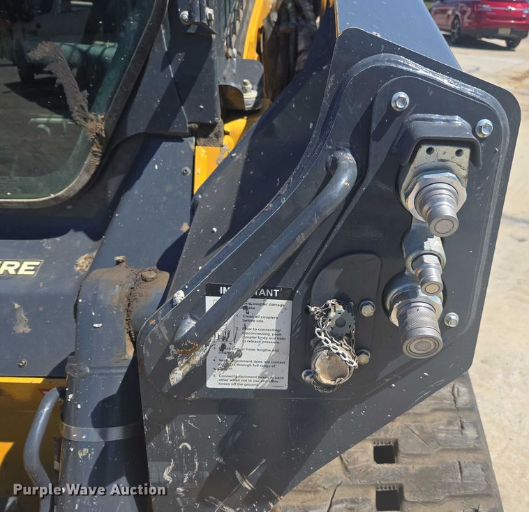 image for item DE2191 2023 John Deere 331G tracked skid steer loader