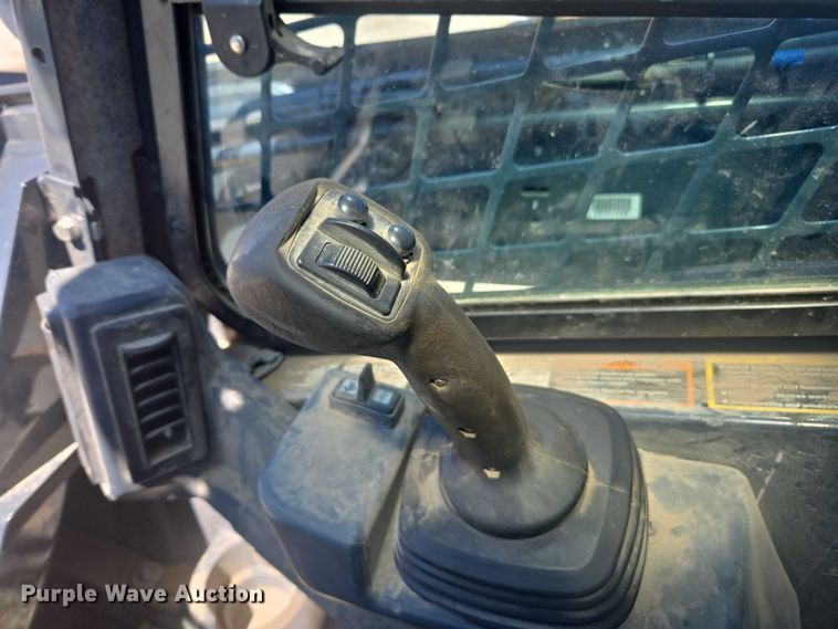 image for item DE2191 2023 John Deere 331G tracked skid steer loader