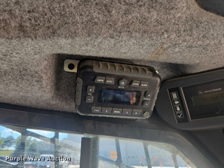 image for item DE2191 2023 John Deere 331G tracked skid steer loader