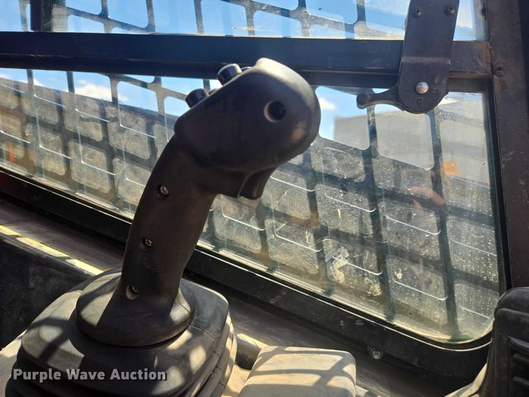 image for item DE2191 2023 John Deere 331G tracked skid steer loader