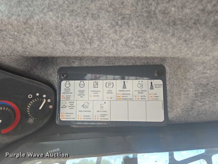 image for item DE2191 2023 John Deere 331G tracked skid steer loader