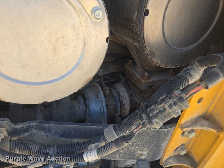 image for item DE2191 2023 John Deere 331G tracked skid steer loader